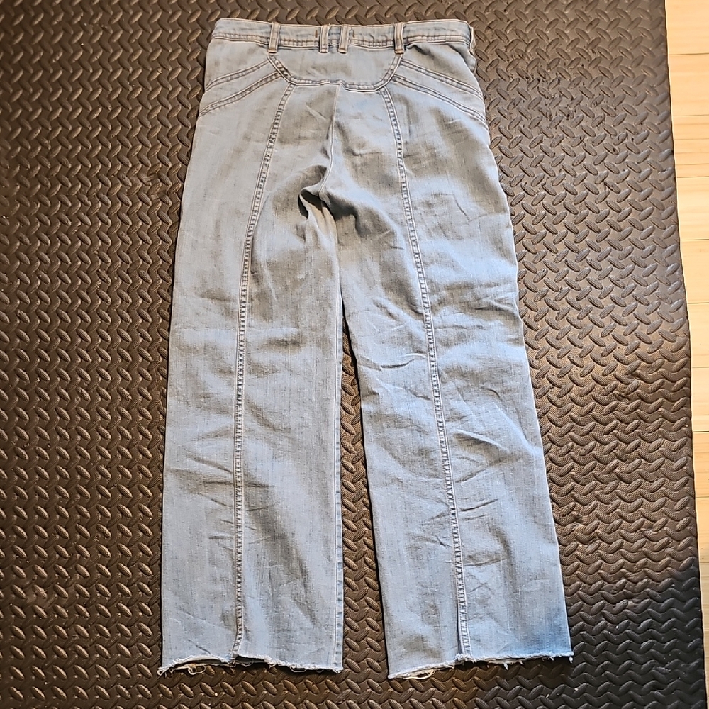 Hard to find Free People Sun Butt Seam Detailed Jeans Size 29
